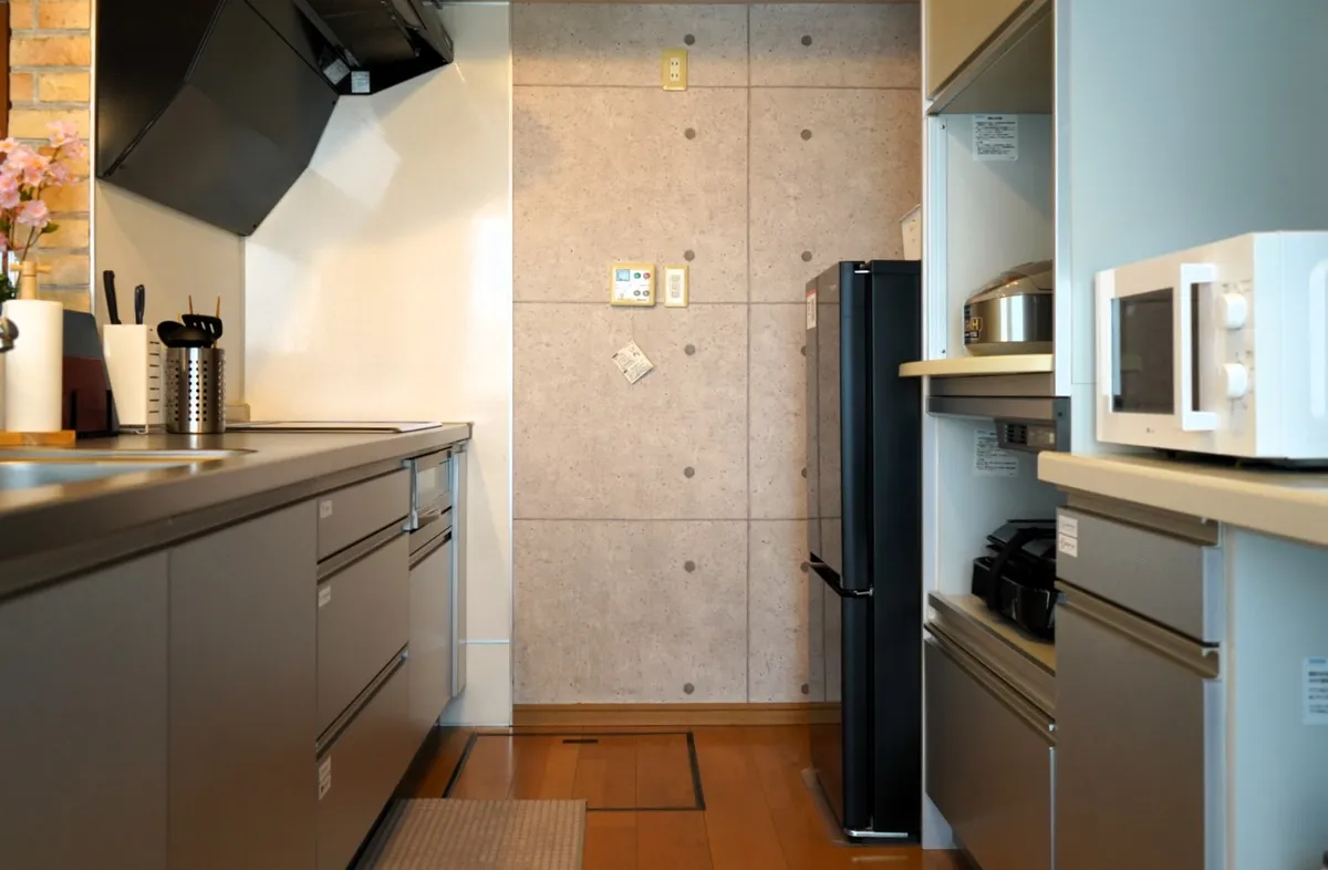 TENT OKAYAMA キッチン — IHコンロと調理器具